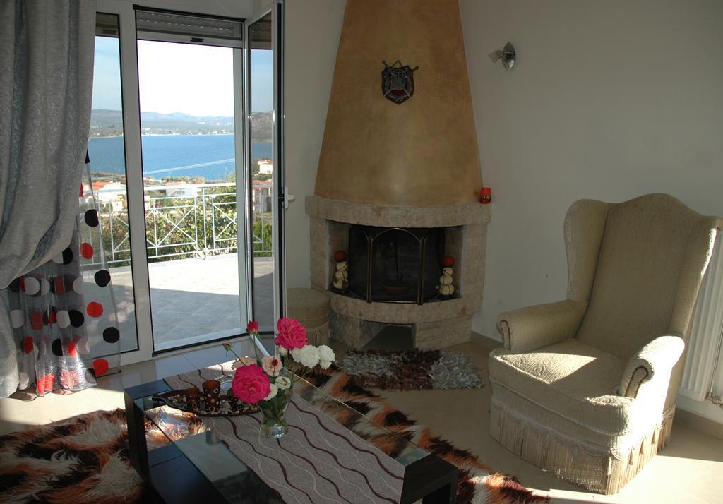 Villa Christine - Maisonettes With Fireplace Аліверіон Номер фото